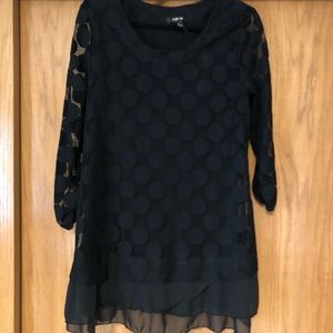 Tunic size LG black no stains or rips. Pet free